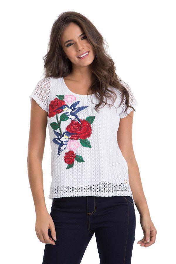 T-SHIRT ENCAJE Y BORDADO