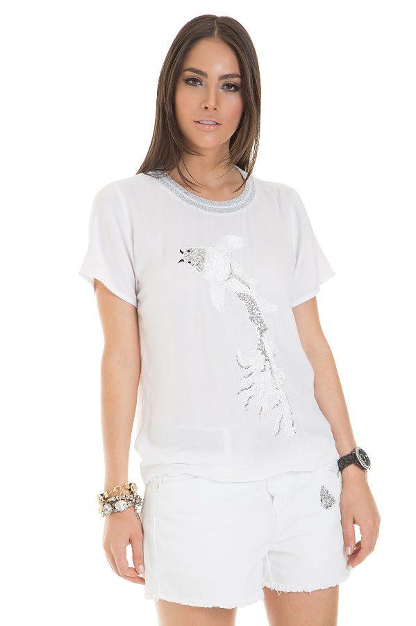 T-SHIRT CON BORDADO