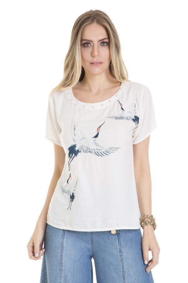 T-SHIRT CON PATCH Y PERLAS