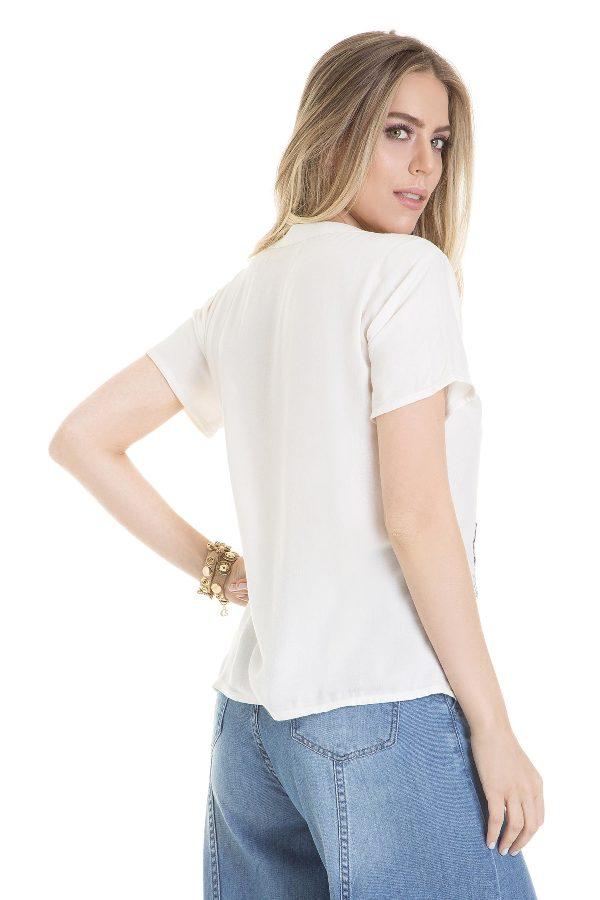 T-SHIRT CON PATCH Y PERLAS
