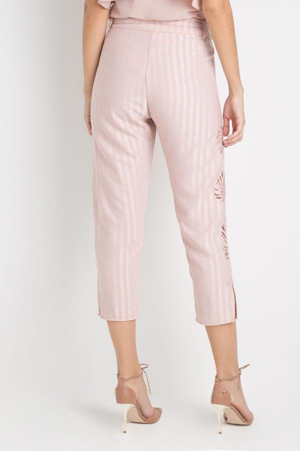 PANTALÓN CON BORDADO