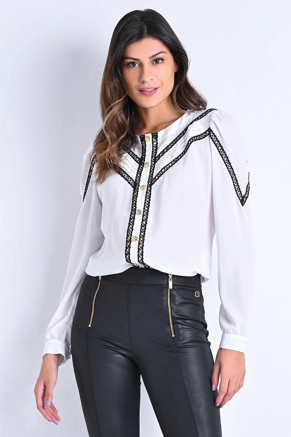 CAMISA CON RECORTES Y ENCAJE