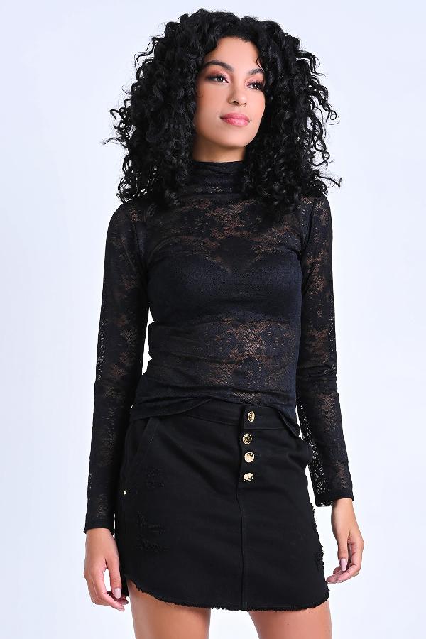 BLUSA ENCAJE CON ESCOTE ROLE
