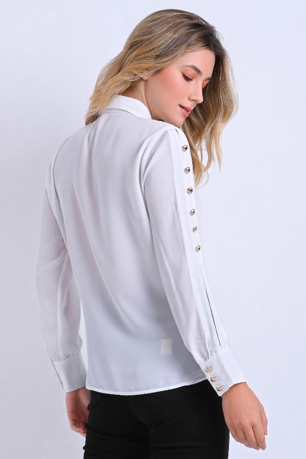 CAMISA CON APERTURA Y BOTONES MANGA
