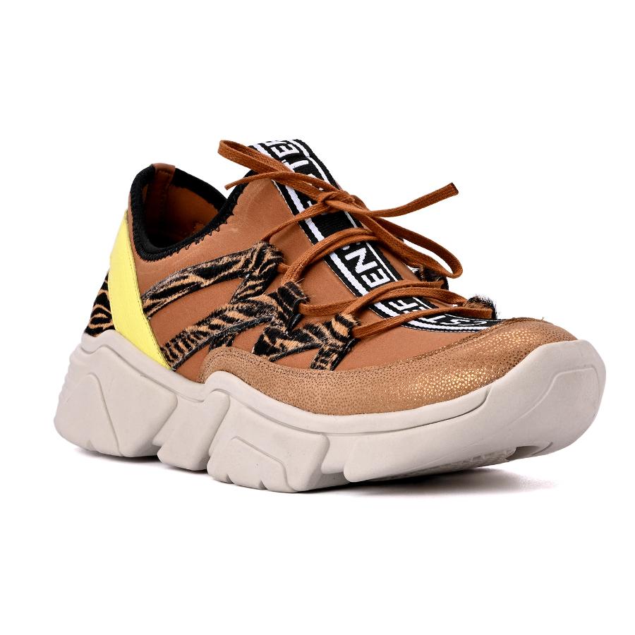SNEAKER