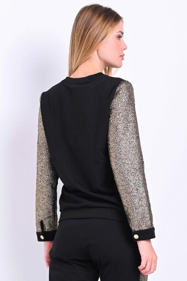 BLUSA CON MANGA DIFERENCIADA