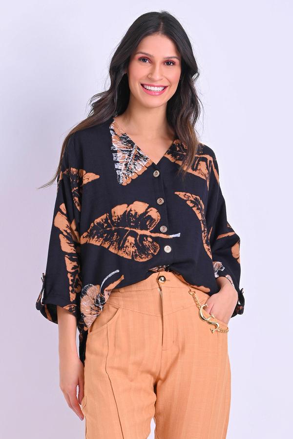 CAMISA ESCOTE EN V Y MANGA AMPLIA