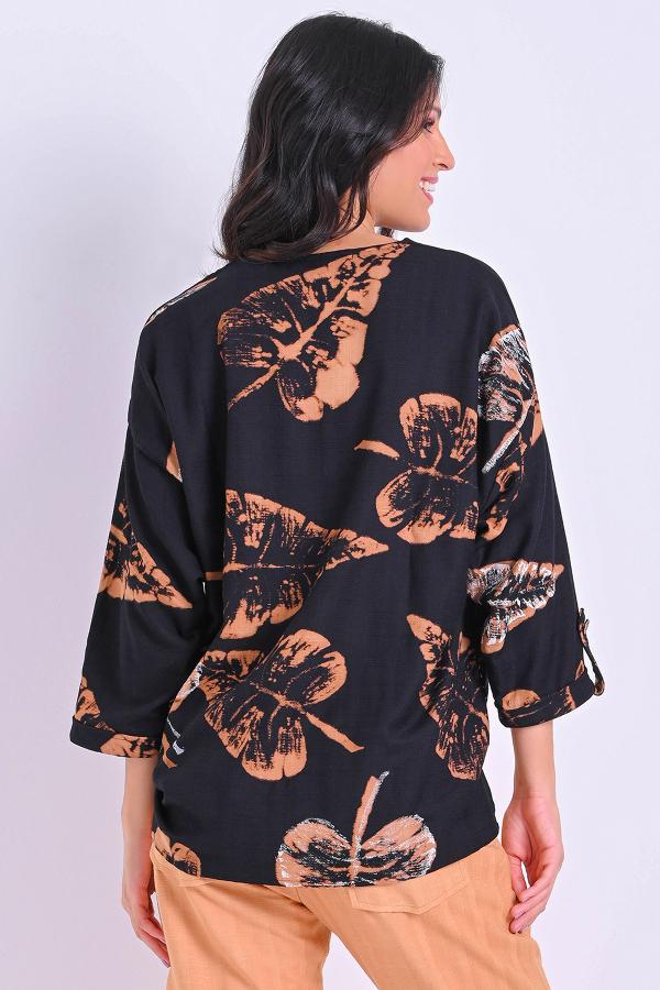 CAMISA ESCOTE EN V Y MANGA AMPLIA