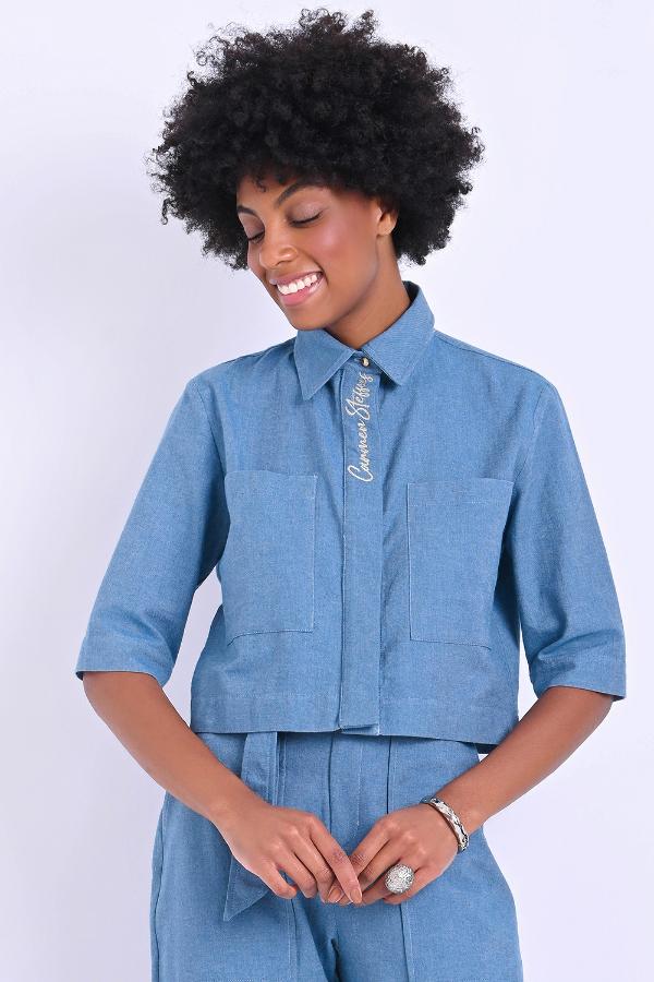 CAMISA CROPPED MAXI BOLSILLOS