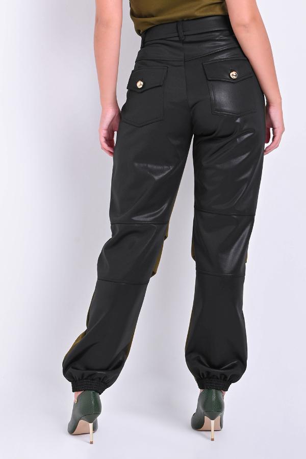 PANTALÓN MOM CON RECORTES Y PLIEGUES