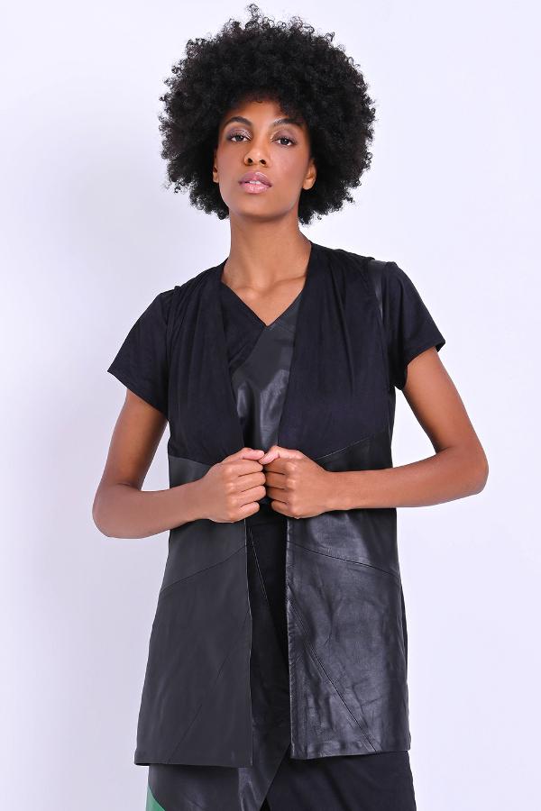 CHALECO CON RECORTES Y TEJIDOS COMPOSÉ