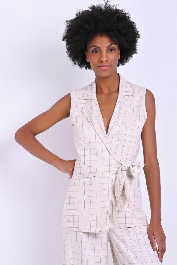 CHALECO TRASPASADO CON AMARRE