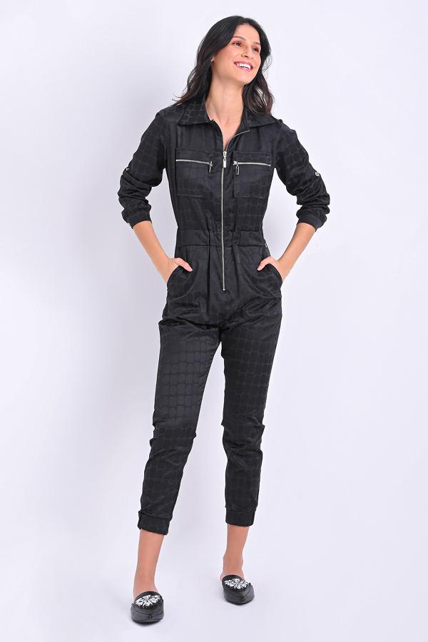 MONO CON CIERRE Y BOLSILLOS DIFERENCIADOS