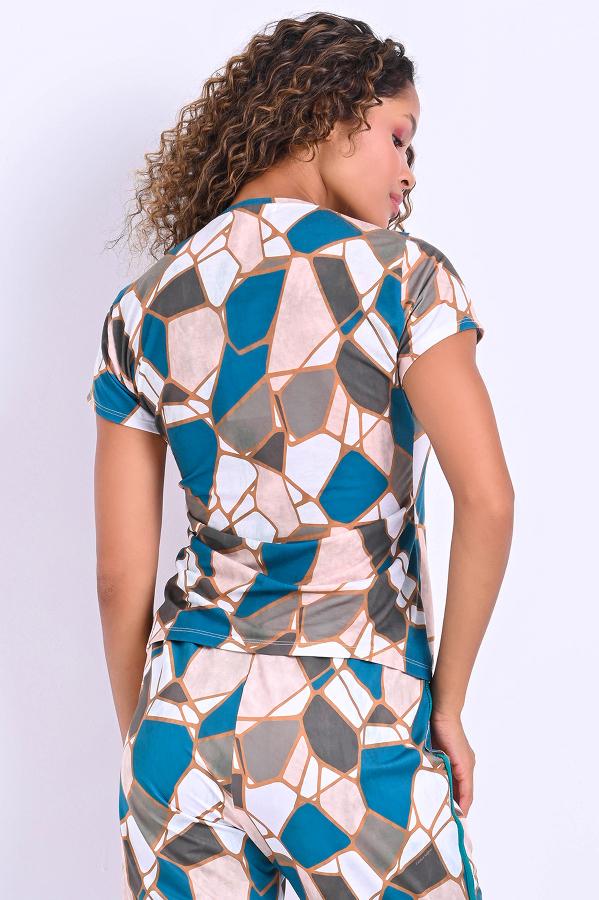 T-SHIRT BASICA ESCOTE EN V