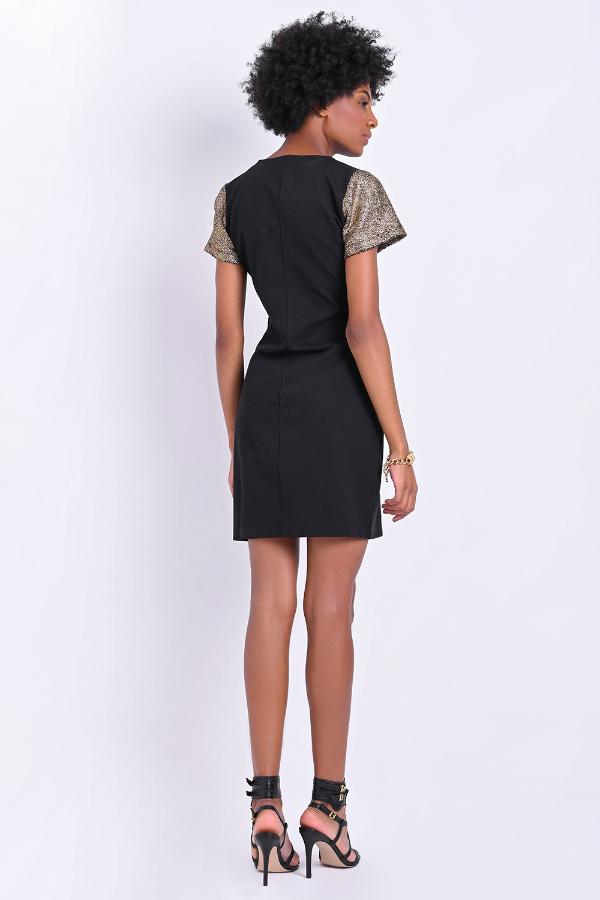 VESTIDO CON MANGA DIFERENCIADA
