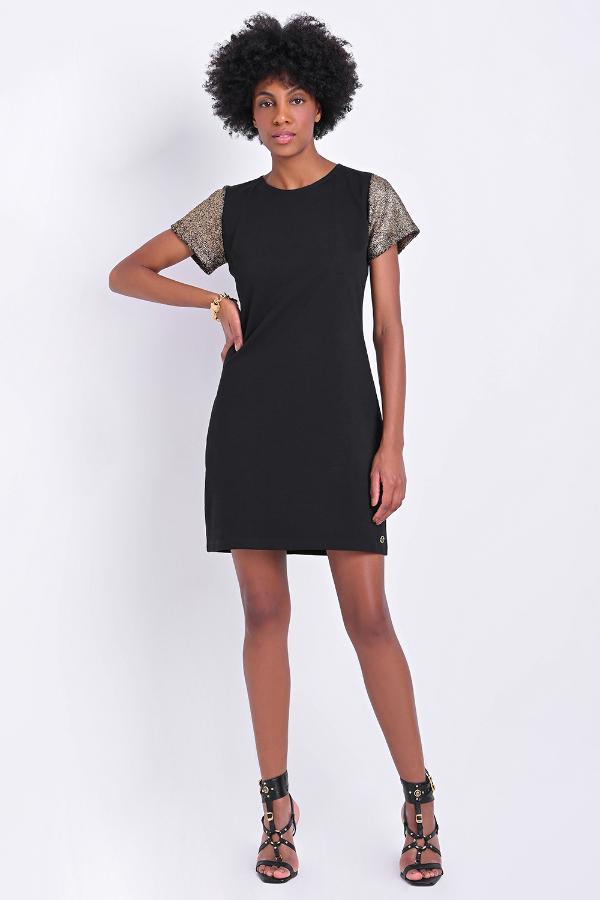 VESTIDO CON MANGA DIFERENCIADA