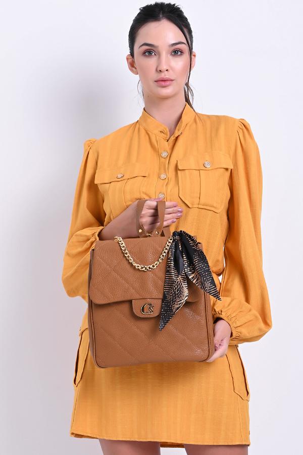 MOCHILA CON MATELASSÉ