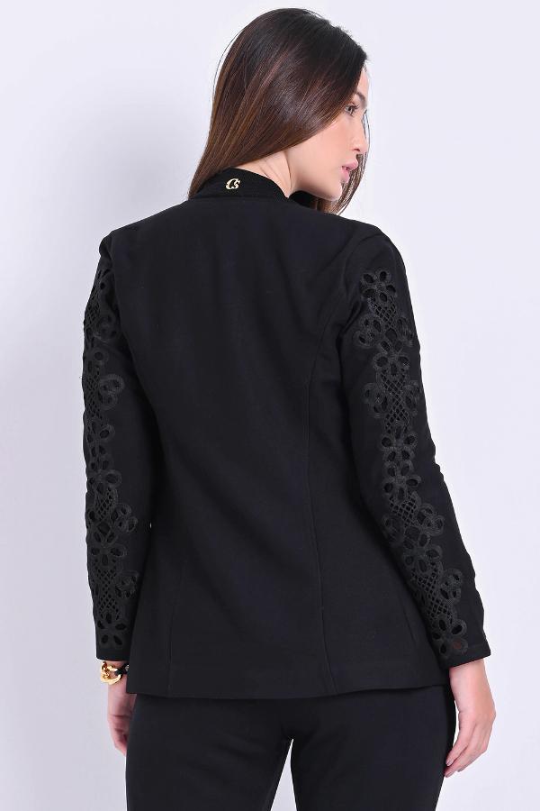 BLAZER CON BORDADO