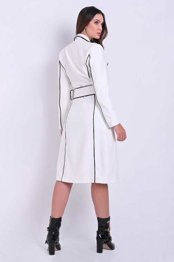 TRENCH COAT CON VIVOS