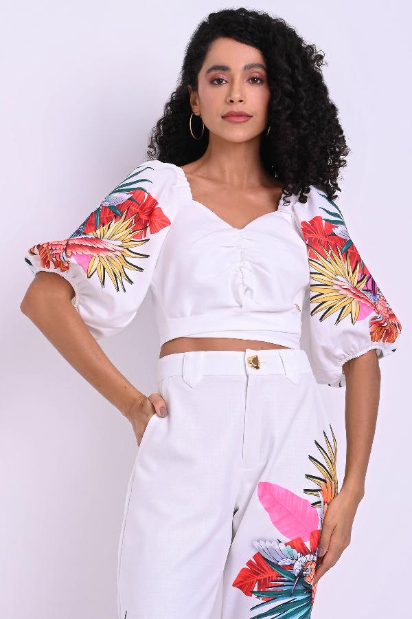 BLUSA CON AMARRACIONES Y MANGAS CON VOLADOS