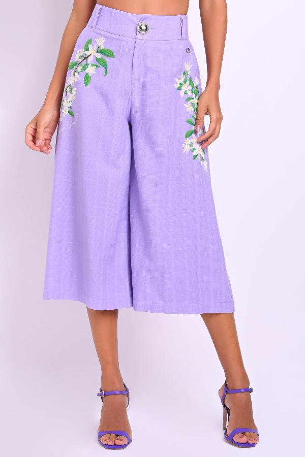 PANTALON CON BORDADO