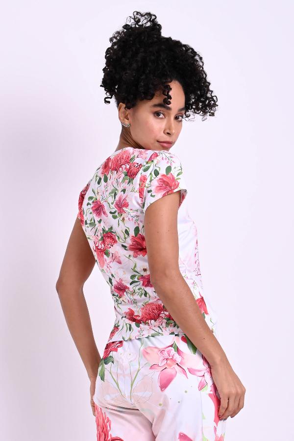 CAMISETA T-SHIRT BASICA ESCOTE EN V