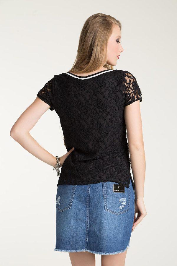 T-SHIRT ENCAJE Y BORDADO