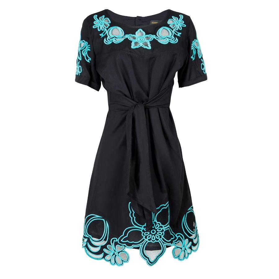 VESTIDO CON BORDADOS