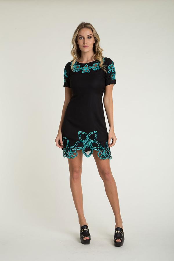 VESTIDO CON BORDADOS