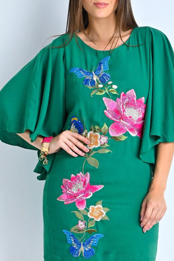 VESTIDO BORDADO CON MANGA ANCHA