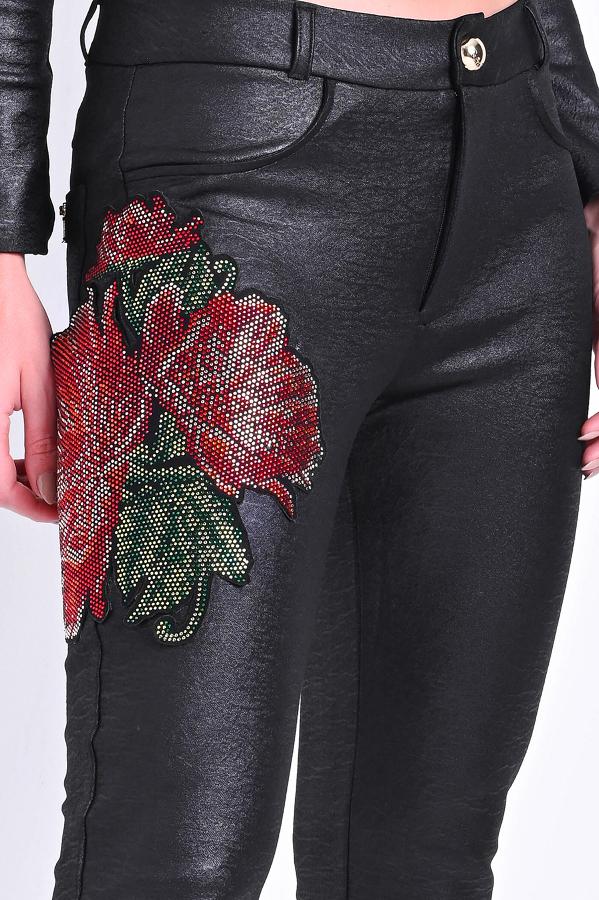 PANTALON SUPER SKINNY CON APLIQUES