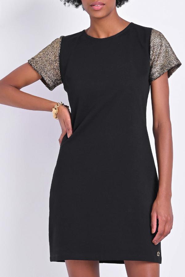VESTIDO CON MANGA DIFERENCIADA