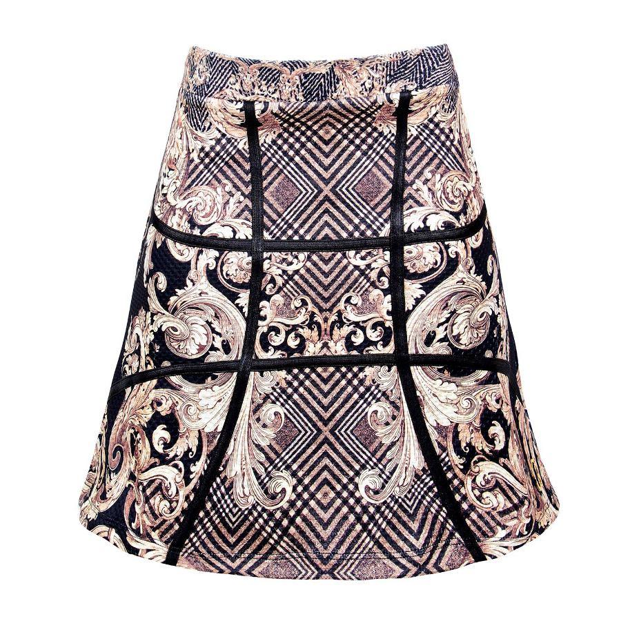 FALDA ESTAMPADA CON RECORTES